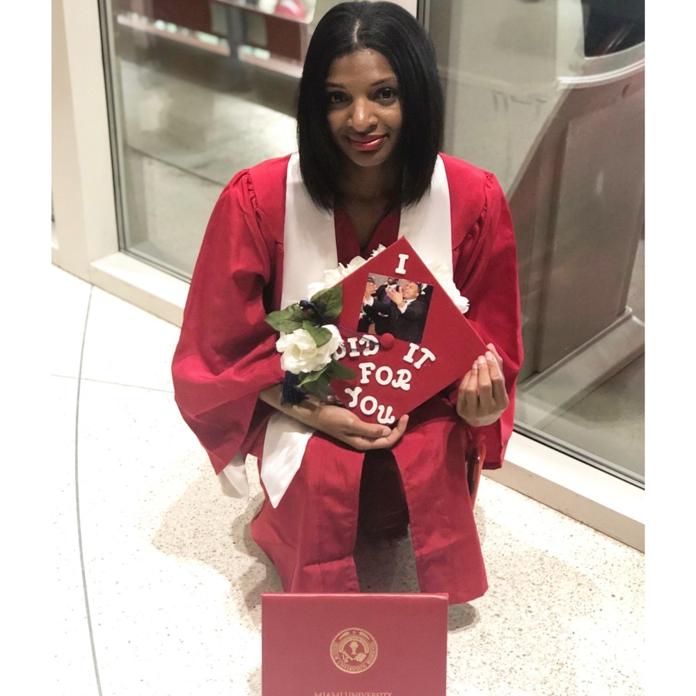 Meet your Posher, Latara